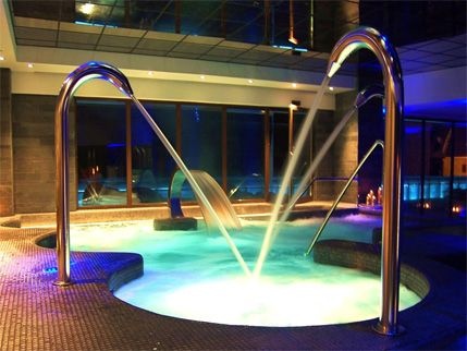 Piscina, ¿deportiva o lúdica?