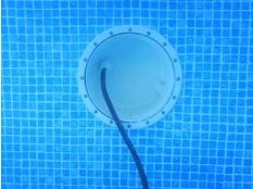 Instalación foco led de piscina