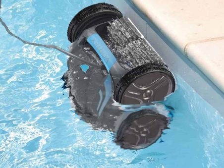 robot limpiafondos piscina automático eléctrico OV 5480 iQ 4 WD ZODIAC saliendo del agua